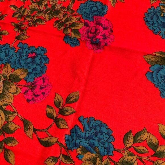 Made in Italy Challis Floral print scarf - Picture 3 of 4